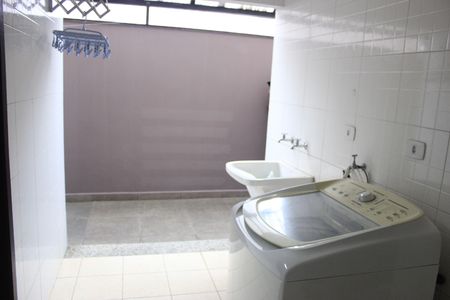 Casa à venda com 250m², 4 quartos e 4 vagasÁrea de serviço