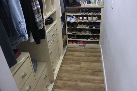 Casa à venda com 250m², 4 quartos e 4 vagasCloset da suíte 1