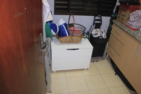 Casa à venda com 250m², 4 quartos e 4 vagasQuarto de empregada/ Depósito