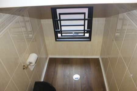 Casa à venda com 250m², 4 quartos e 4 vagasLavabo