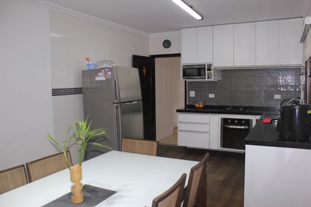 Casa à venda com 250m², 4 quartos e 4 vagasCozinha