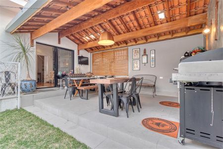 Casa à venda com 3 quartos, 150m² em Granja Julieta, São Paulo