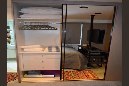 Apartamento à venda com 32m², 1 quarto e 1 vaga