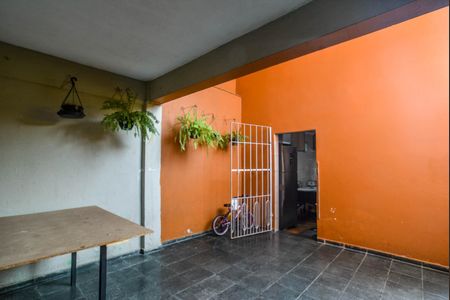 Casa para alugar com 236m², 3 quartos e 2 vagas Casa para alugar com 236m², 3 quartos e 2 vagasQuintal