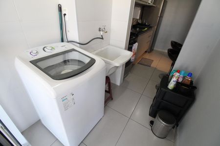 Apartamento para alugar com 68m², 2 quartos e 1 vagaÁrea de Serviço