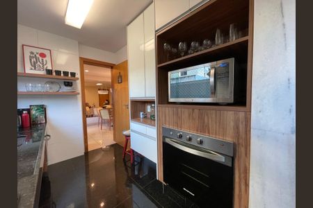 Apartamento à venda com 102m², 3 quartos e 2 vagas Apartamento à venda com 102m², 3 quartos e 2 vagasCozinha