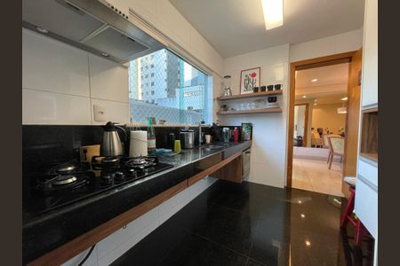 Apartamento à venda com 102m², 3 quartos e 2 vagas Apartamento à venda com 102m², 3 quartos e 2 vagasCozinha