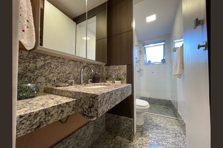 Apartamento à venda com 102m², 3 quartos e 2 vagas Apartamento à venda com 102m², 3 quartos e 2 vagasBanheiro da Suíte