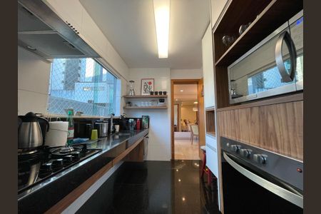 Apartamento à venda com 102m², 3 quartos e 2 vagas Apartamento à venda com 102m², 3 quartos e 2 vagasCozinha