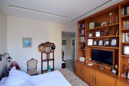 Apartamento à venda com 136m², 2 quartos e 2 vagasSuíte 2