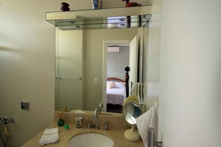 Apartamento à venda com 136m², 2 quartos e 2 vagasLavabo