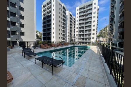 Apartamento à venda com 42m², 2 quartos e sem vagaÁrea comum - Piscina