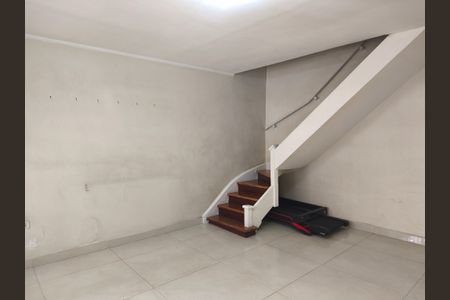 Casa à venda com 106m², 2 quartos e 2 vagas Casa à venda com 106m², 2 quartos e 2 vagasSala