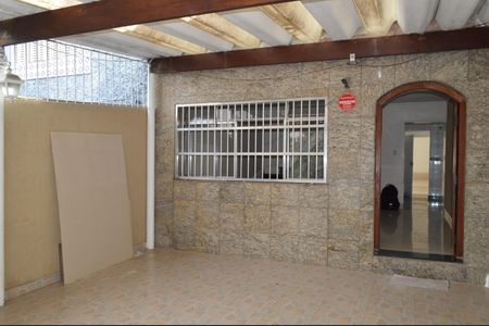 Casa à venda com 106m², 2 quartos e 2 vagasGaragem