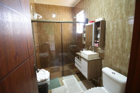 Casa à venda com 392m², 4 quartos e 3 vagasBanheiro da suíte