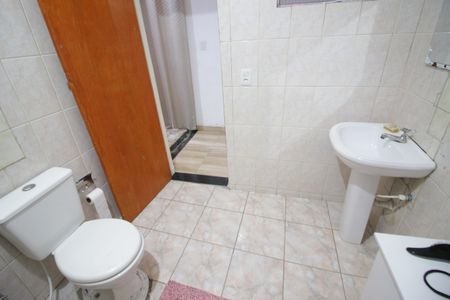 Casa à venda com 392m², 4 quartos e 3 vagasCasa inferior - Banheiro