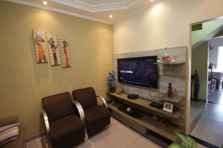 Casa à venda com 392m², 4 quartos e 3 vagasSala