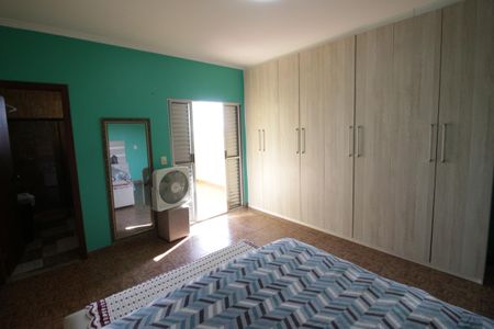 Casa à venda com 392m², 4 quartos e 3 vagasSuíte