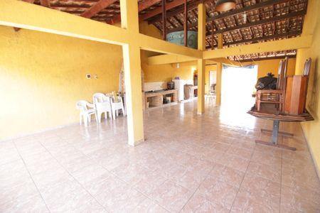 Casa à venda com 392m², 4 quartos e 3 vagasChurrasqueira
