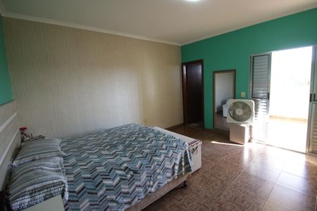 Casa à venda com 392m², 4 quartos e 3 vagasSuíte