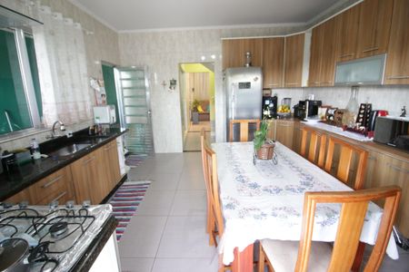 Casa à venda com 392m², 4 quartos e 3 vagasCozinha