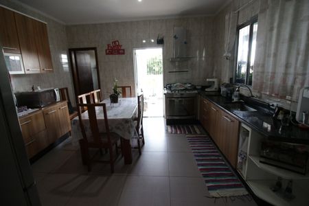 Casa à venda com 392m², 4 quartos e 3 vagasCozinha