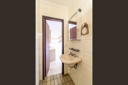 Casa à venda com 150m², 3 quartos e 1 vaga Casa à venda com 150m², 3 quartos e 1 vagaBanheiro 2