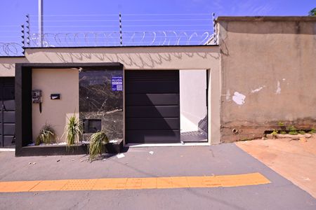 Casa para alugar com 150m², 2 quartos e 3 vagasFachada