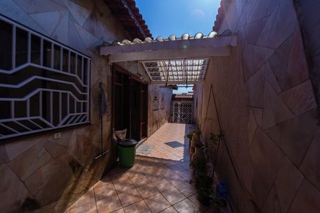 Casa à venda com 360m², 2 quartos e 5 vagasCorredor Lateral