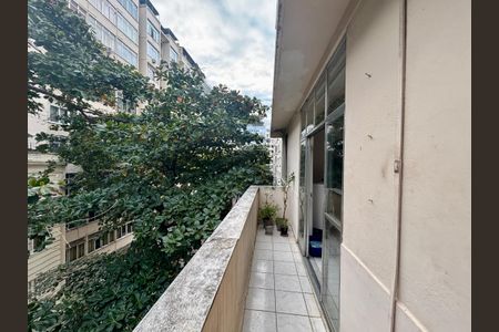Apartamento à venda com 170m², 3 quartos e sem vagaSuíte 1 - varanda e vista