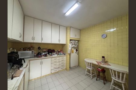 Apartamento à venda com 170m², 3 quartos e sem vagaCozinha