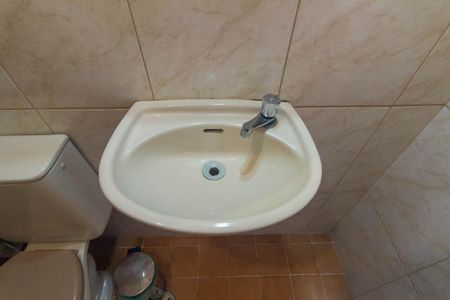 Banheiro de kitnet/studio para alugar com 1 quarto, 35m² em Santa Cecilia, São Paulo