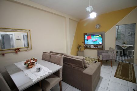 Casa à venda com 110m², 2 quartos e 1 vagaSala