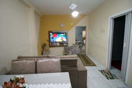 Casa à venda com 110m², 2 quartos e 1 vagaSala