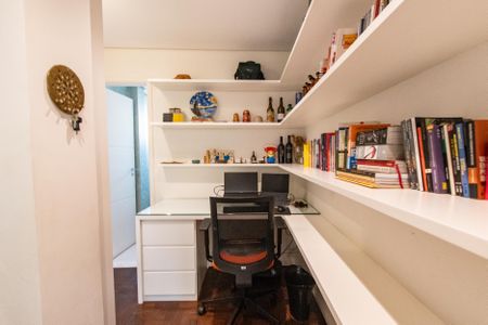 Apartamento à venda com 110m², 2 quartos e 1 vagaEscritório