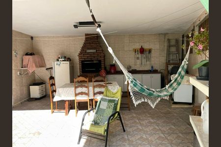 Casa à venda com 250m², 2 quartos e 2 vagas