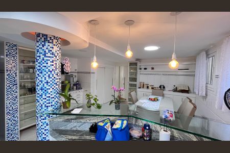 Casa de condomínio à venda com 366m², 5 quartos e 2 vagasCozinha