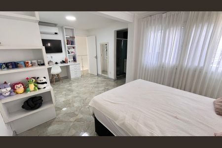 Casa de condomínio à venda com 366m², 5 quartos e 2 vagasSuite 2