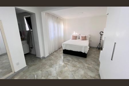 Casa de condomínio à venda com 366m², 5 quartos e 2 vagasSuite 2