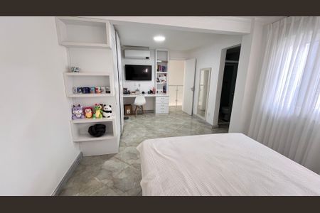 Casa de condomínio à venda com 366m², 5 quartos e 2 vagasSuite 2