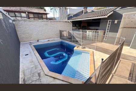 Casa de condomínio à venda com 366m², 5 quartos e 2 vagasÁrea comum