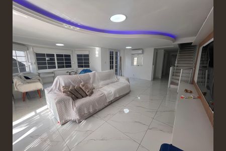 Sala de casa de condomínio à venda com 5 quartos, 366m² em Recreio dos Bandeirantes, Rio de Janeiro