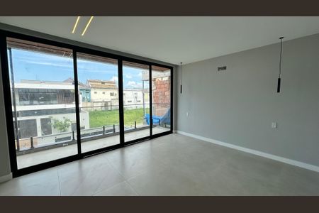 Casa à venda com 200m², 4 quartos e 2 vagasSuíte 4