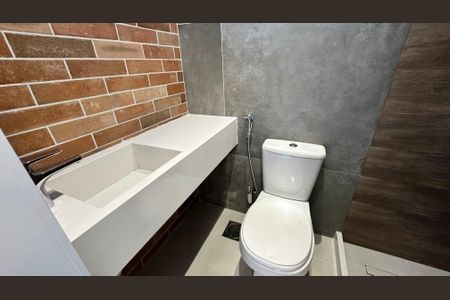 Casa à venda com 200m², 4 quartos e 2 vagasBanheiro da Suíte 1