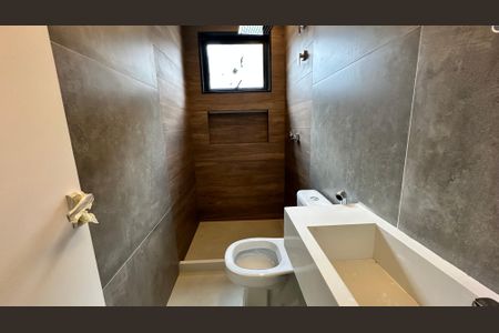 Casa à venda com 200m², 4 quartos e 2 vagasBanheiro da Suíte 2