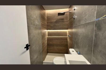 Casa à venda com 200m², 4 quartos e 2 vagasBanheiro da Suíte 3