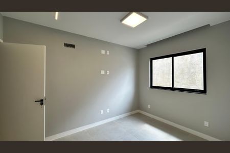 Casa à venda com 200m², 4 quartos e 2 vagasSuíte 2