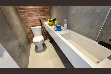 Casa à venda com 200m², 4 quartos e 2 vagasLavabo