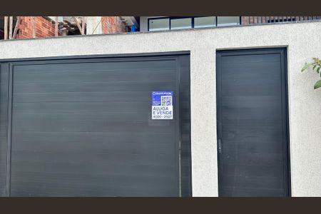 Casa à venda com 200m², 4 quartos e 2 vagasPlaquinha