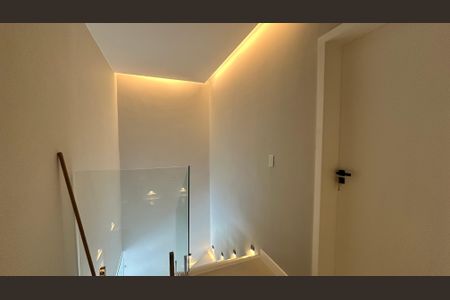 Casa à venda com 200m², 4 quartos e 2 vagasHall